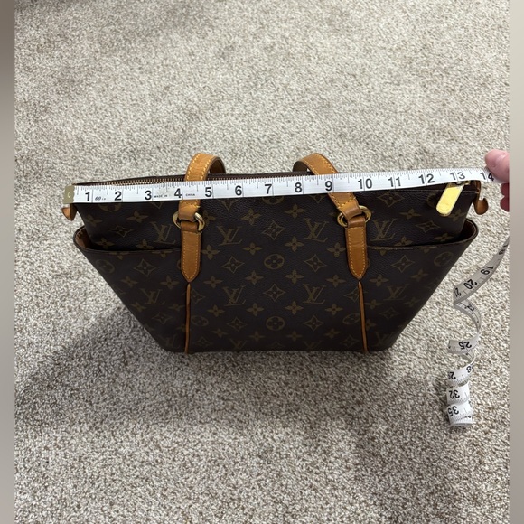 Authentic Louis Vuitton Totally PM 2009 - Picture 14 of 16